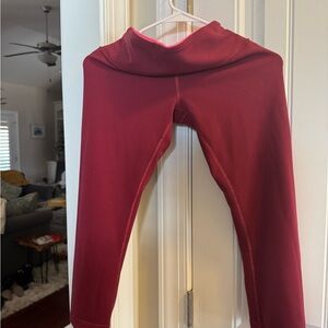 Lululemon reversible capri Leggings (pink-maroon)